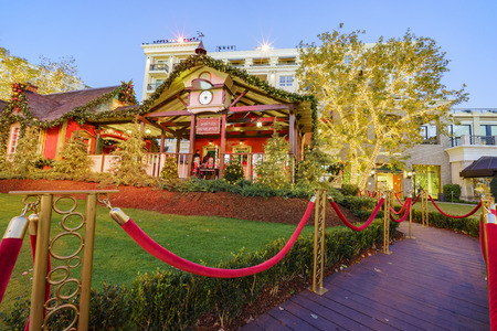 DEC 2, Glendale: Santa's House and Chrismtas lights at the shopping mall on DEC 2, 2016 at Glendaleのeditorial素材
