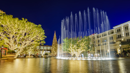 DEC 2, Glendale: Music fountain and Chrismtas lights at the shopping mall on DEC 2, 2016 at Glendaleのeditorial素材