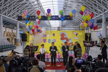Taichung, DEC 27: Ribbon - cutting ceremony for Entrepreneurship Exhibition on DEC 27, 2016 at Taichung, Taiwanのeditorial素材