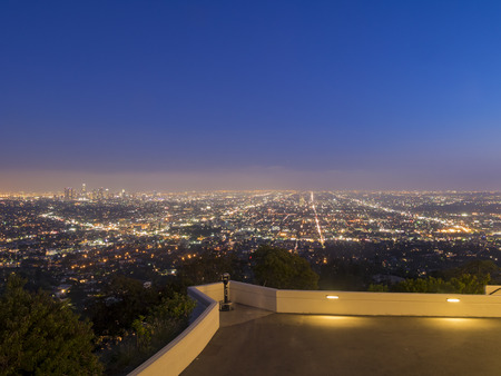 Twilight view of Los Angeles downtown from Griffin Observatory, Californiaのeditorial素材