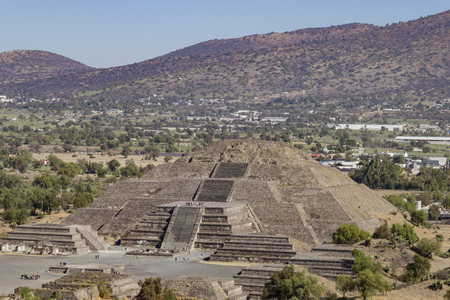 Aerial view of the famous and historical Pyramid of the Moon in Teotihuacan, Mexicoのeditorial素材