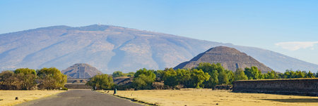 The famous and historical Pyramid of the Sun and the Moon in Teotihuacan, Mexicoのeditorial素材