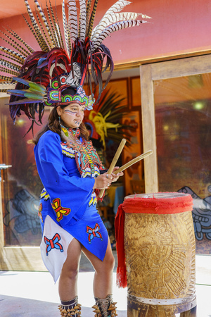 Teotihuacan, FEB 17: Traditional performance dressed up in Indian on FEB 17, 2017 at Teotihuacan, Mexicoのeditorial素材