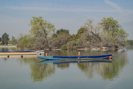 Boat and ship around Santa Fe Dam Recreation Area, Los Angeles County, Californiaのeditorial素材