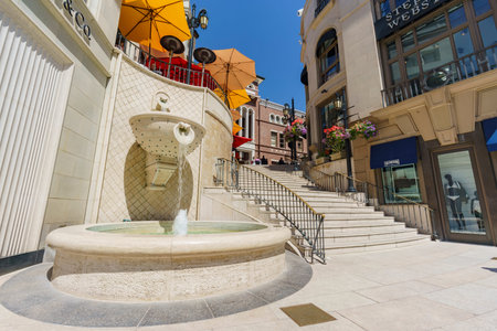 Beverly Hills, MAR 24: Rodeo Drive in Beverly Hills on MAR 24, 2017 at Beverly Hills, Los Angeles, Californiaのeditorial素材