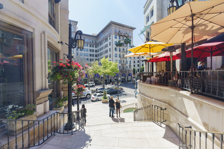 Beverly Hills, MAR 24: Rodeo Drive in Beverly Hills on MAR 24, 2017 at Beverly Hills, Los Angeles, Californiaのeditorial素材