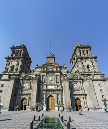 Mexico City, FEB 17: Morning view of the historical Mexico City Metropolitan Cathedral on FEB 17, 2017 at Mexico Cityのeditorial素材