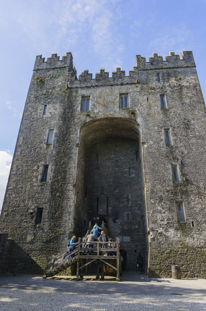 Clare, MAY 7: Exterior view of the historical Bunratty Castle & Folk Park on MAY 7, 2017 at County Clare, Irelandのeditorial素材