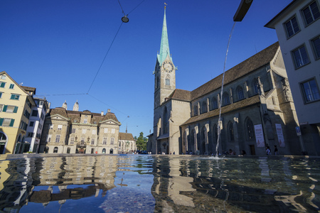 Zurich, JUL 16: Afternoon cityscape of Women's Minster on JUL 16, 2017 at Zurich, Switzerlandのeditorial素材