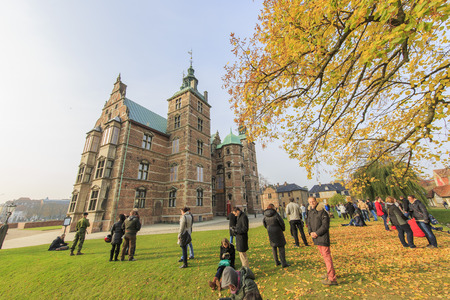 Copenhagen, OCT 31: Rosenborg Slot, visitor in autumn on OCT 31, 2015 at Copenhagen, Denmarkのeditorial素材