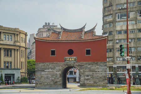 Taipei, AUG 18: The historical Cheng En Gate on AUG 18, 2017 at Taipei, Taiwanのeditorial素材