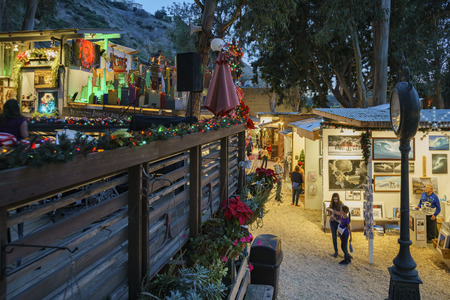 Laguna Beach, DEC 10: Night view of many beautiful art show in Sawdust Art winter festival on DEC 10, 2017 at Laguna Beach, California, United Statesのeditorial素材