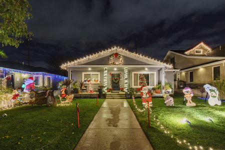 Los Angeles, DEC 20: Night view of beautiful Christmas in Candy Cane Lane on DEC 20, 2017 at Los Angeles, California, United Statesのeditorial素材