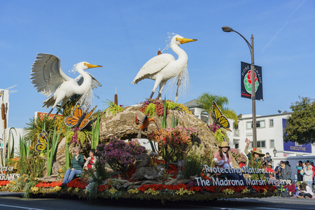 Pasadena,  JAN 1: Mayor Award float in the famous Rose Parade - America's New Year Celebration on JAN 1, 2017 at Pasadena, California, United Statesのeditorial素材