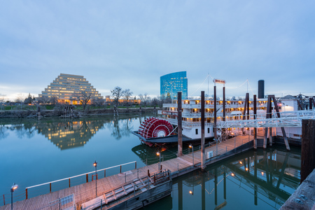 Sacramento, FEB 20: Night view of the famous Delta King on FEB 20, 2018 at Sacramento, Californiaのeditorial素材