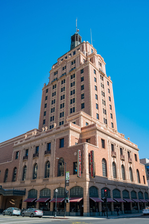 Sacramento, FEB 23: Exterior view of the Elks Tower Event Center on FEB 23, 2018 at Sacramento, Californiaのeditorial素材