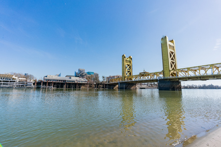 Afternoon view of the famous tower bridge of Sacramento, Californiaのeditorial素材