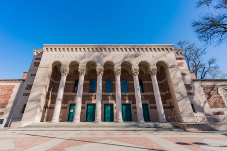Exterior morning view of the beautiful Sacramento Memorial Auditorium, Californiaのeditorial素材