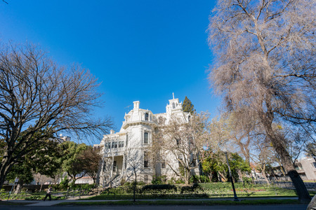 Exterior morning view of the beautiful Mansion Court at Sacramentoのeditorial素材