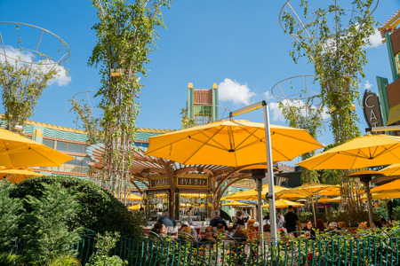 Los Angeles, FEB 18: Beautiful stores in downtown Disney District on FEB 18, 2018 at Los Angelesのeditorial素材