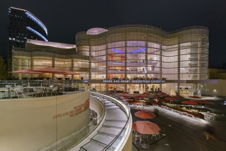 Irvine, MAR 16: Exterior night view of the Segerstrom Center for the Arts on MAR 16, 2018 at Irvine, Los Angeles County, Californiaのeditorial素材