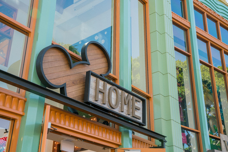 Los Angeles, FEB 18: Beautiful stores in downtown Disney District on FEB 18, 2018 at Los Angelesのeditorial素材