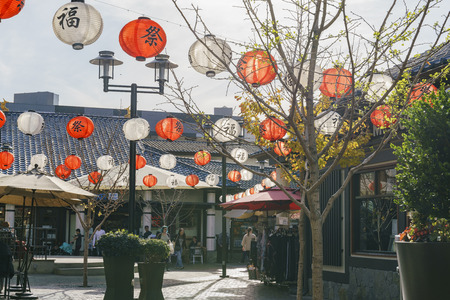 Los Angeles, MAR 3: Many red and white lanterns hanging over the Japanese Village Plaza on MAR 3, 2018 at Los Angelesのeditorial素材