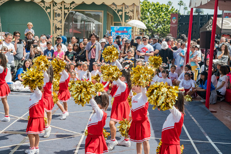 Los Angeles, APR 8: Kids cheerleaders performing on APR 8, 2018 at Los Angeles, Californiaのeditorial素材