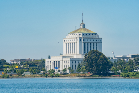 Morning view of some building around Lake Merritt at Oakland, Californiaのeditorial素材