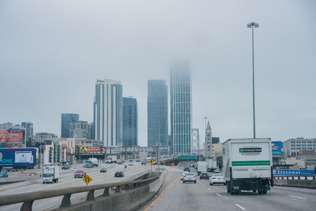 San Francisco, MAY 22: Cloudy day of a highway with traffic on MAY 22, 2017 at San Francisco, Californiaのeditorial素材