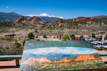 Manitou Springs, MAY 4: Beautiful landscape of the famous Garden of the Gods on MAY 4, 2017 at Manitou Springs, Coloradoのeditorial素材