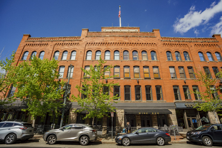 Denver, MAY 3: Exterior view of the Paradise Cleaners and street view in downtown on MAY 3, 2017 at Denver, Coloradoのeditorial素材