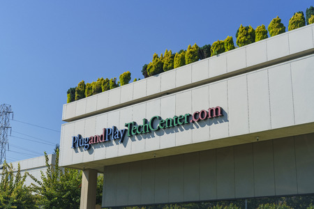 Sunnyvale, AUG 17: Exterior view of the Plug and Play Tech Center on AUG 17, 2018 at Sunnyvale, San Francisco, Californiaのeditorial素材