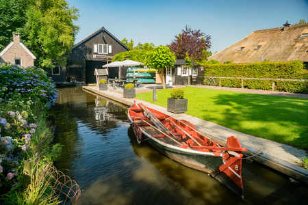 Giethoorn, JUL 22: Beautiful canal view and traditional house of Giethoorn on JUL 22, 2018 at Giethoorn, Netherlandsのeditorial素材