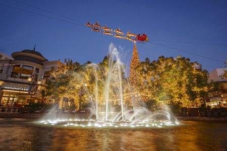 Night view of the Dancing Fountain in the Grove on NOV 27, 2018 at Los Angeles, Californiaのeditorial素材