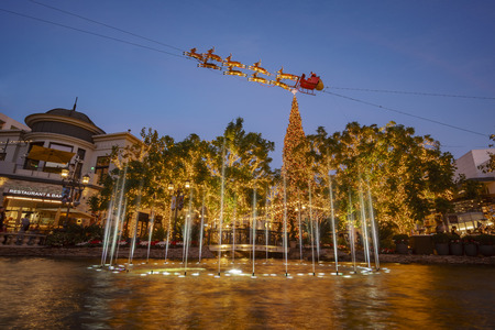 Night view of the Dancing Fountain in the Grove on NOV 27, 2018 at Los Angeles, Californiaのeditorial素材