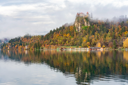 Beautiful autumn landscape around Lake Bled with the castle at Sloveniaのeditorial素材