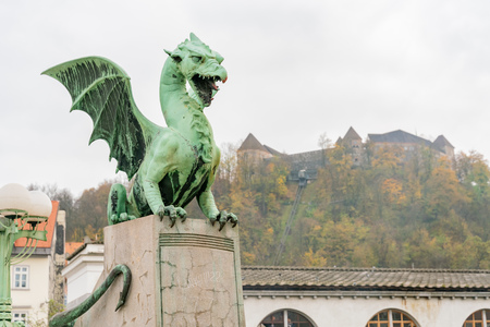 Ljubljana, NOV 3: The dragon statue of Dragon Bridge (Zmajski most) on NOV 3, 2018 at Sloveniaのeditorial素材
