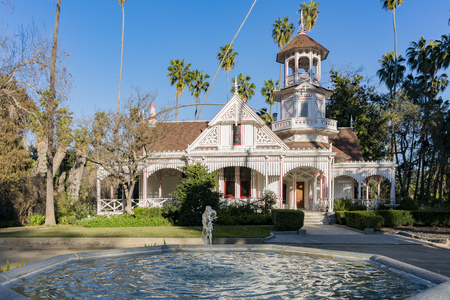 Exterior view of the Queen Anne Cottage at Los Angeles, Californiaのeditorial素材
