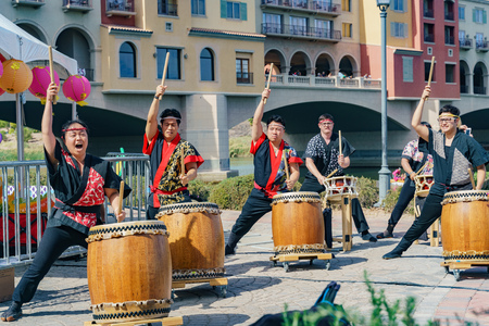 Las Vegas, OCT 13: Japanese Taiko drum performance in the famous Rose Regatta Dragon Boat Festival on OCT 13, 2018 at Las Vegas, Nevadaのeditorial素材