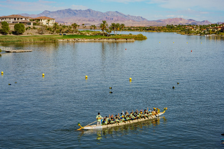 Las Vegas, OCT 13: Rowing the dragon boat in the famous Rose Regatta Dragon Boat Festival on OCT 13, 2018 at Las Vegas, Nevadaのeditorial素材