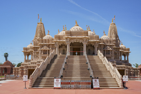 Exterior view of the famous BAPS Shri Swaminarayan Mandir at Chino Hills, Californiaの写真素材