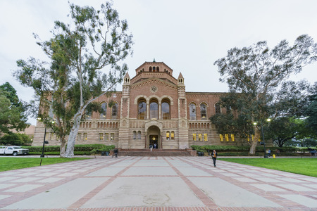 Los Angeles, APR 4: Exterior view of the Powell Library on APR 4, 2019 at Los Angeles, Californiaのeditorial素材