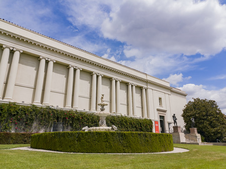 Los Angeles, APR 5: Exterior view of the library of Huntington Library on APR 5, 2019 at Los Angeles, Californiaのeditorial素材