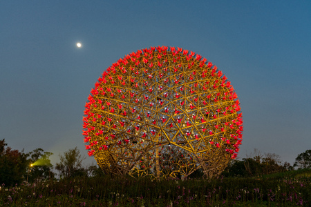 Taichung, DEC 22: Night view of the famous Machine flower of Taichung World Flora Exposition on DEC 22, 2018 at Taichung, Taiwanのeditorial素材