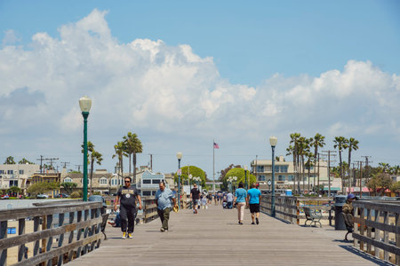 Los Angeles, APR 8:  Pier of the beautiful Seal beach on APR 8, 2017 at Los Angeles