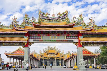 Yunlin, NOV 24: Exterior view of the Santiaolun Haiqing Temple on NOV 24, 2013 at Yunlin, Taiwanのeditorial素材