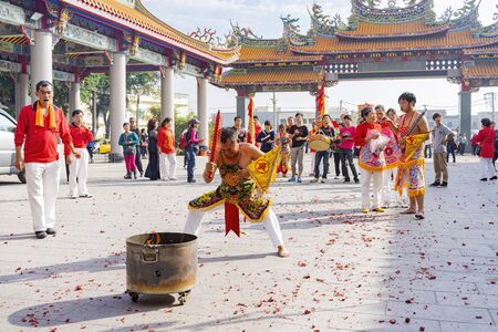 Yunlin, NOV 24: Special traditional god parade of the Santiaolun Haiqing Temple on NOV 24, 2013 at Yunlin, Taiwanのeditorial素材