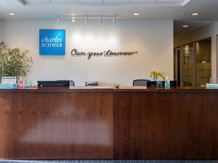 Henderson, JAN 17: Interior view of the Charles Schwab on JAN 17, 2020 at Henderson, Nevadaのeditorial素材