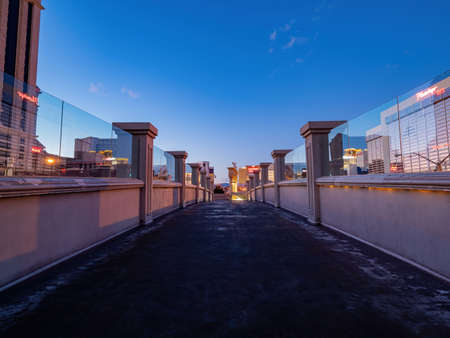 Las Vegas, MAR 23, 2020 - Dusk special lockdown cityscape of the famous Stripのeditorial素材